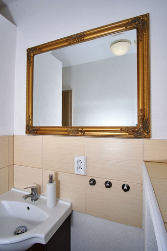 Bathroom 3, Apart & Wellness Hotel VILLA IVICA, Malacky