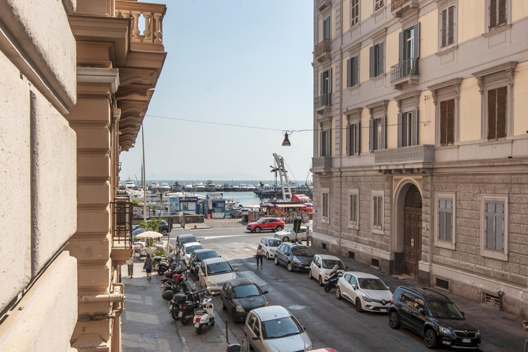 Room 2, Napul 19 - Doppia A, Napoli