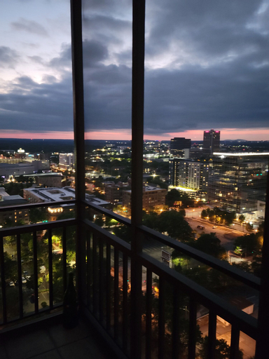 DTWN luxury condo 99 percent Walk score, Fulton