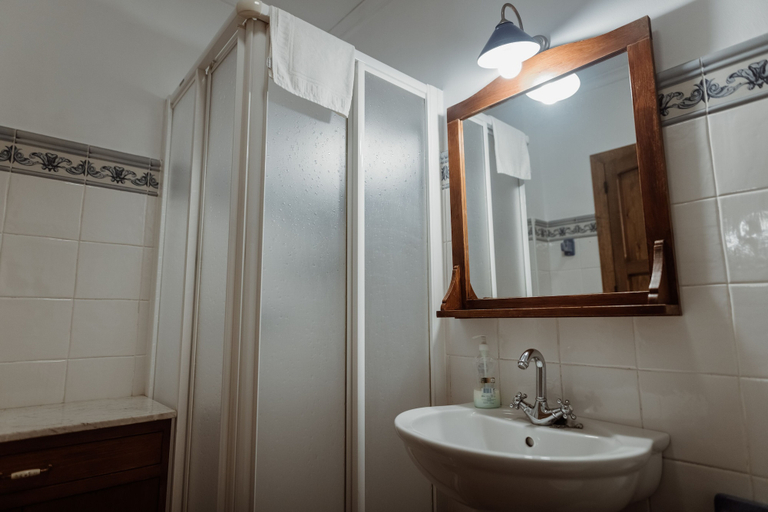 Bathroom 4, Caserío Inazares, Murcia