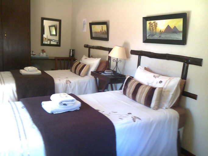 Bedroom 4, Khokha Moya Guesthouse, Gert Sibande