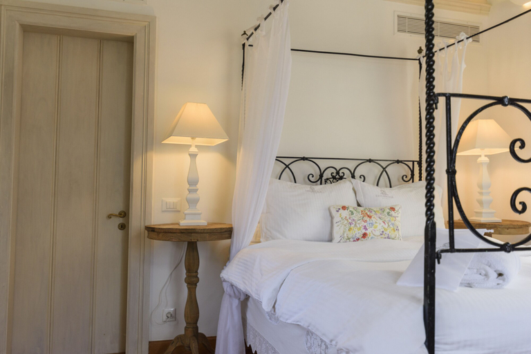Bedroom 3, Cotommatae Hydra 1810, Attica