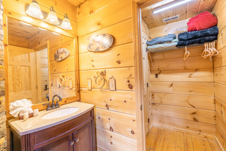 Bathroom 3, Bearway to Heaven #2, Sevier