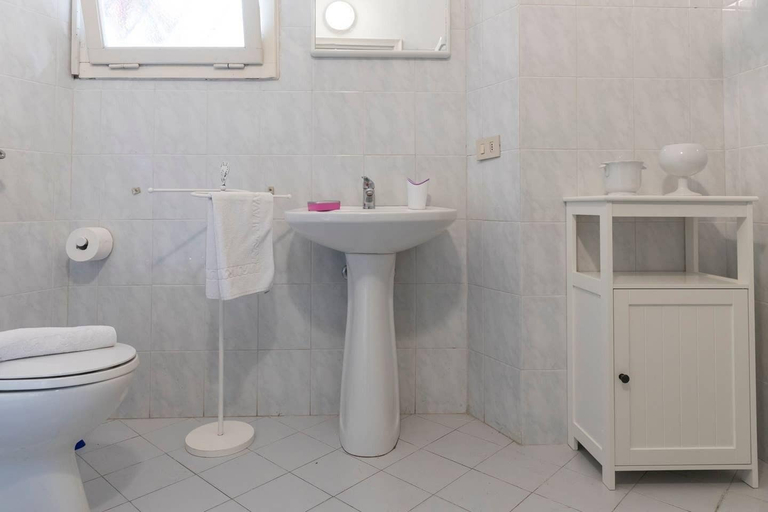 Bathroom 4, JOIVY Villa Il Glicine sul Mare, Lucca