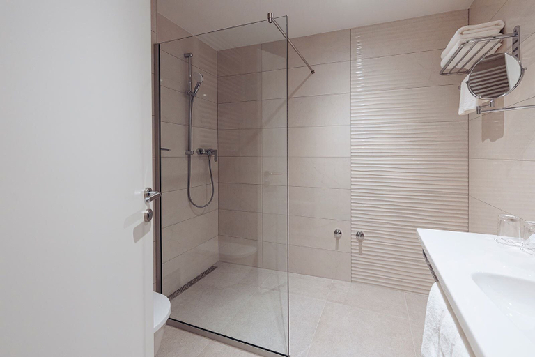 Bathroom 3, Antunovic Hotel East, Zagreb
