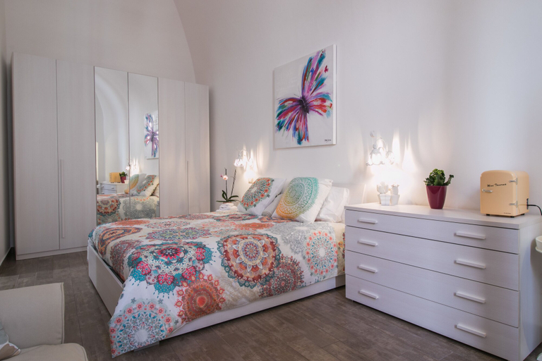 Bedroom 2, Beatitudinem, Bari