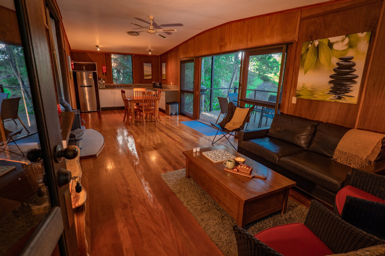 Bedroom 2, Whispering Valley Cottage Retreat, Caloundra - Hinterland