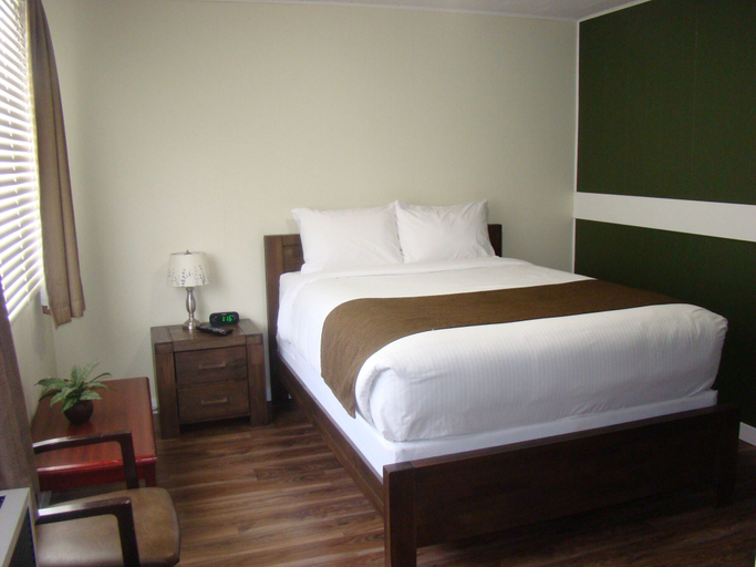 Bedroom 3, Paddock Inn, Division No. 15