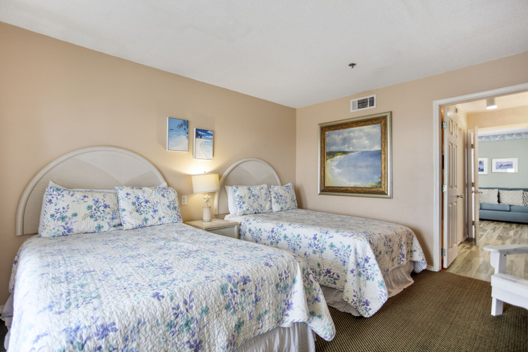 Bedroom 2, Edgewater Inn, Harrison