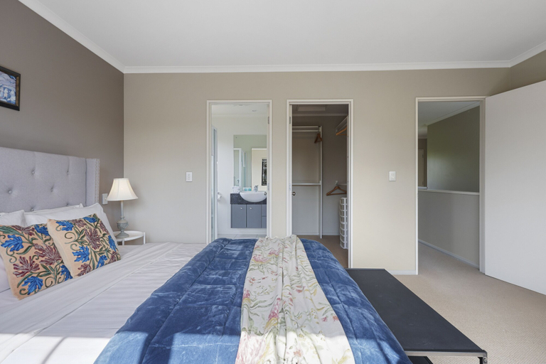 Bedroom 3, Spacious Family Home -Fully Fenced Yard, Waitakere
