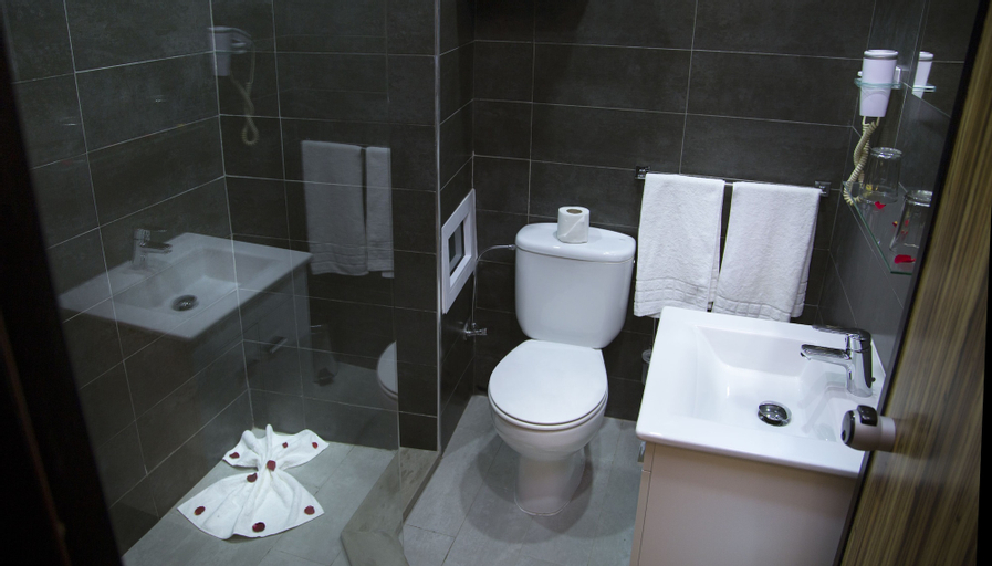Bathroom 9