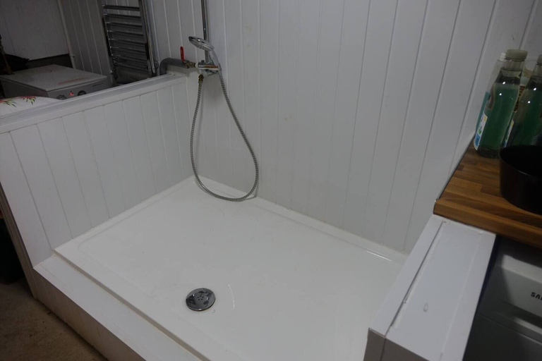 Bathroom, Sleeps 2 - Garden & Hot Tub Option, Monmouthshire