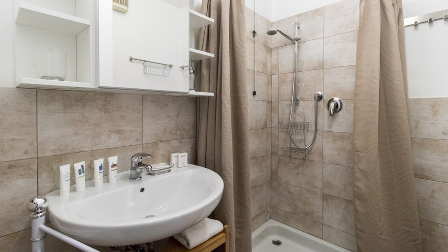 Bathroom, Italianway Comfort - Cenisio 7 A, Milano