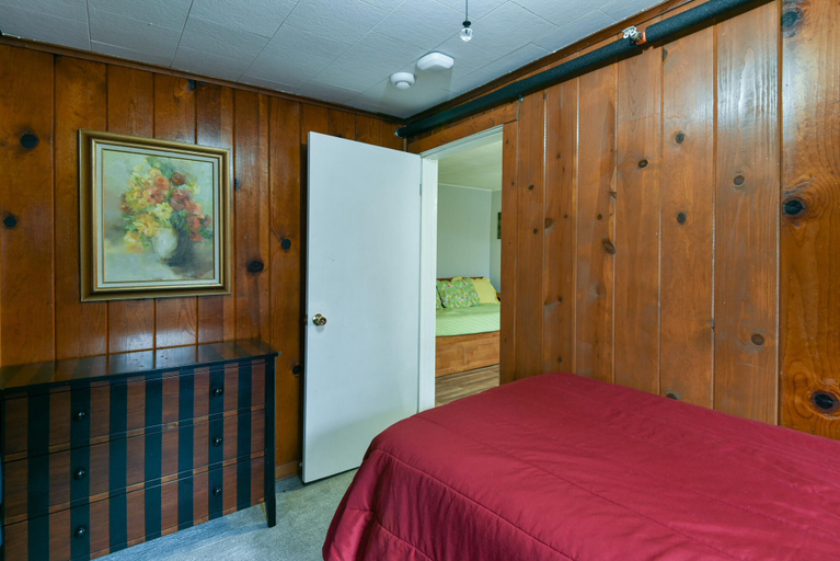Bedroom 3, Downtown House in Historic Branson - Awesome Location, Taney