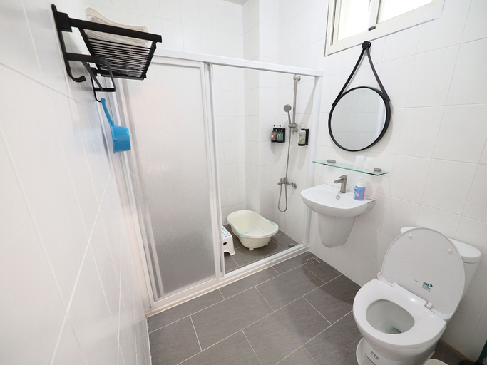 Bathroom 4, Sun Moon Cat, Nantou