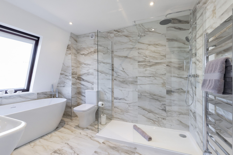Bathroom 3, Elliot Oliver - Stunning 6 Bedroom Regency House With Parking, Gloucestershire