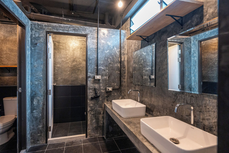Bathroom 4, Black Panther Hostel, Phuket Island