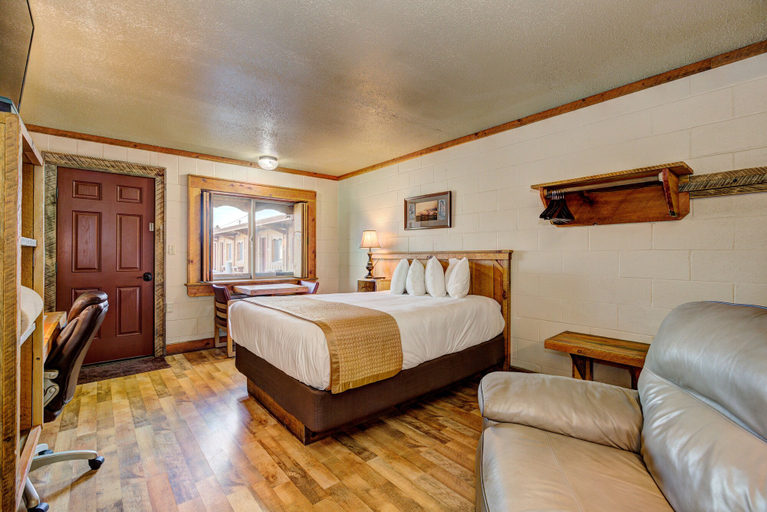 Bedroom 3, Holiday Motel & RV Park, Gem