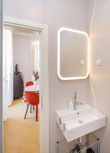 Bathroom 4, Cap rooms, Dubrovnik