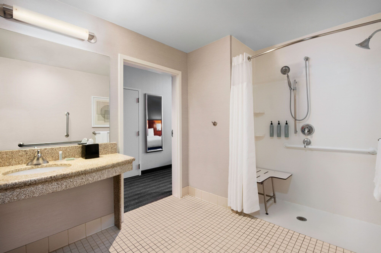 Bathroom 4