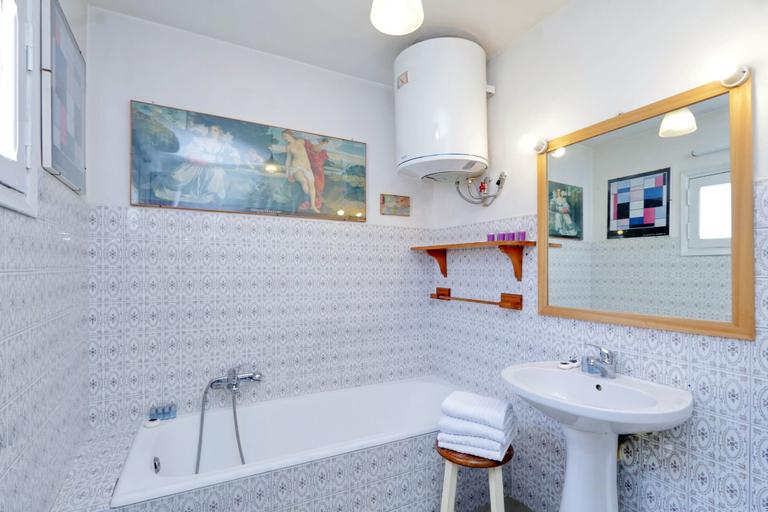 Bathroom 5, Banchi Nuovi, Roma