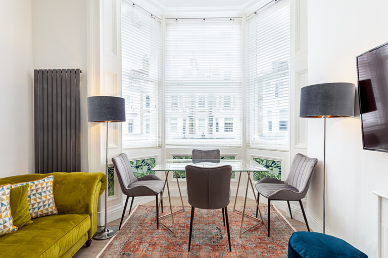 Others 5, Charming Chelsea Flat, London