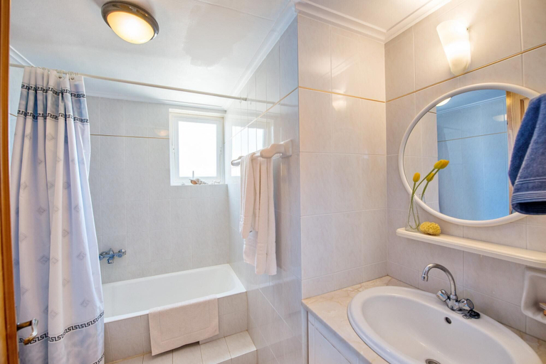 Bathroom 4, Rouladina Apt 5 in Stalos, Crete