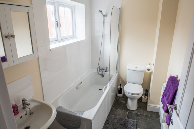 Bathroom, Toothbrush Apartments - 1 bed apartment, Suffolk