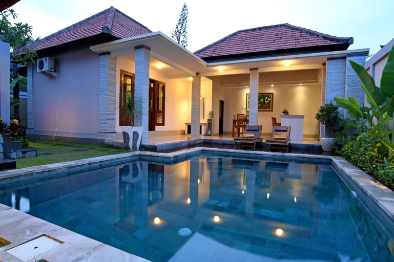 Swimming Pool 22