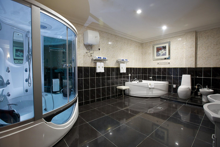 Bathroom 4, Aridolf Resort Wellness and Spa, Yenegoa