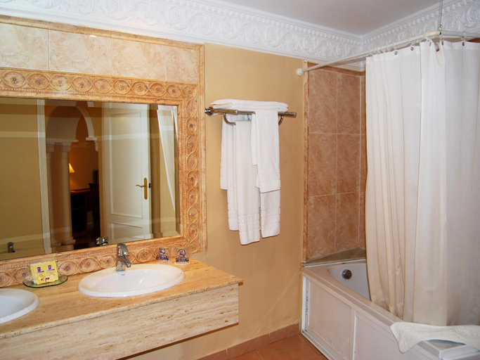 Bathroom 5, Hotel El Dorado, Almería