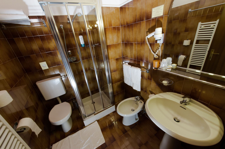 Bathroom, Hotel Stella, Trento