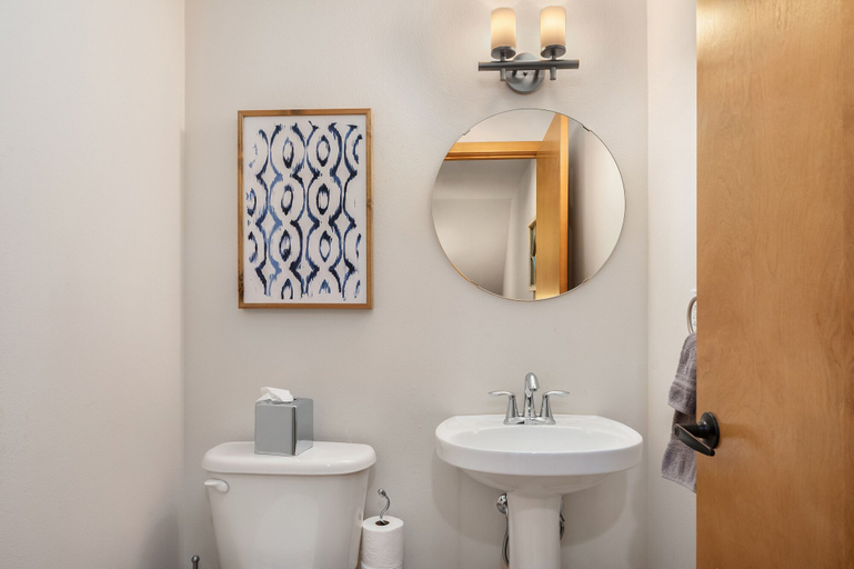 Bathroom 4, Seattle Vacation Home-18th Ave Townhome, Seattle