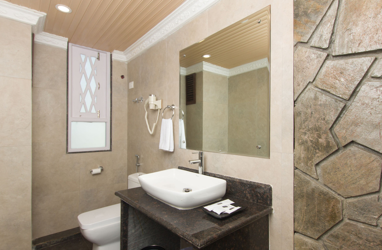 Bathroom 4, Summit Barsana Resort & Spa, Darjiling