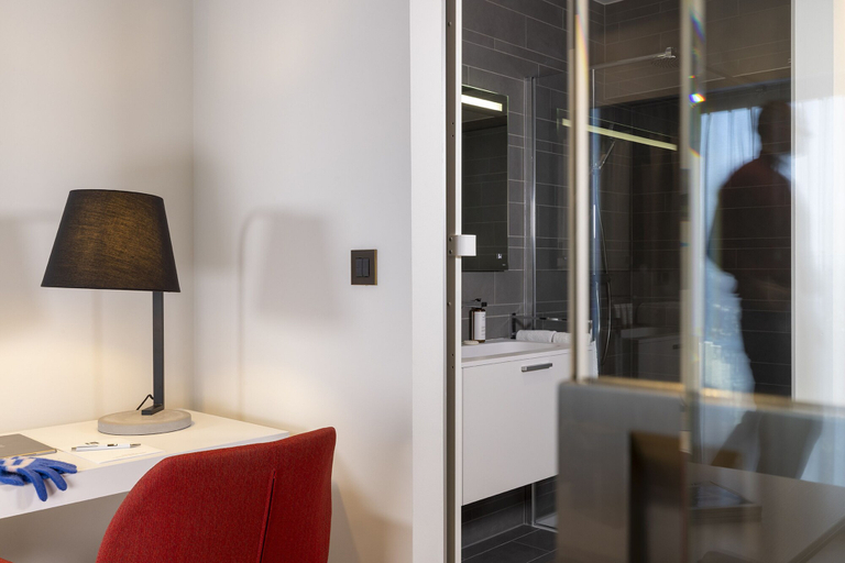 Bedroom 5, L-Avenue, Bruxelles