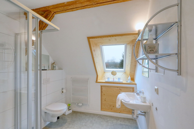 Bathroom 3, Bunter Bock Die Harz-Urlaubs-Alm, Goslar