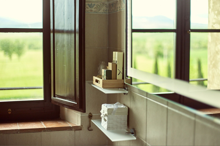Bathroom 5, Il Mastio di Spedaletto Relais, Siena