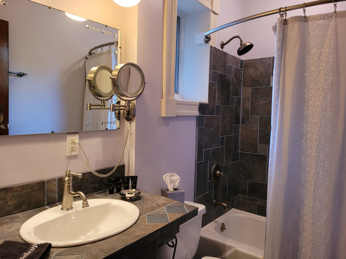 Bathroom 3, Buffalo Harmony House, Erie