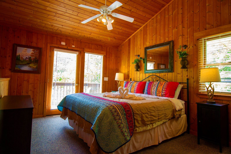 Bedroom 2, Smoky Waters by Hosteeva, Sevier