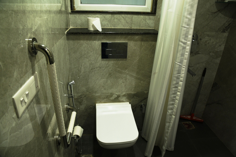 Bathroom 3, Pacific Inn Sec. 46, Gurgaon
