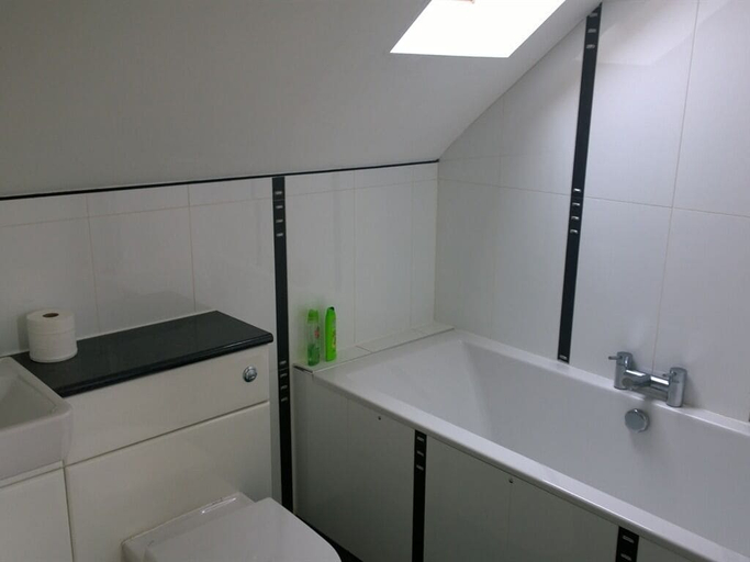 Bathroom 3, Your Travel Stop Craggside, Sheffield
