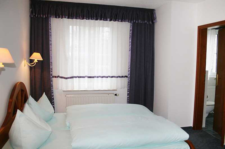 Bedroom 3, Hotel Rodewisch, Vogtlandkreis