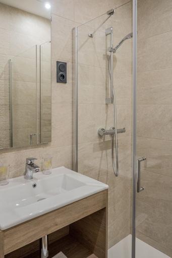 Bathroom 5, Domaine Du Marquenterre, Somme
