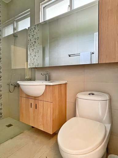 Bathroom 3, Kenting Grandmas, Pingtung