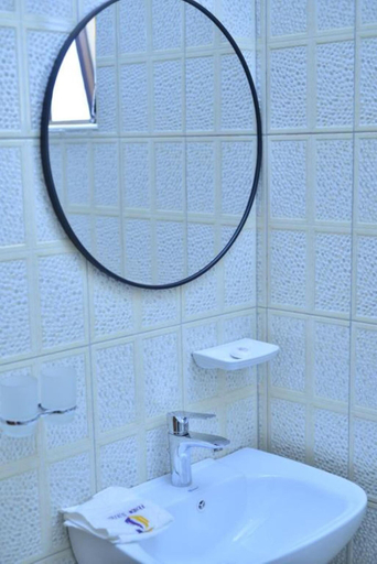 Bathroom, Tenda Suites and Restaurant, Busiiro