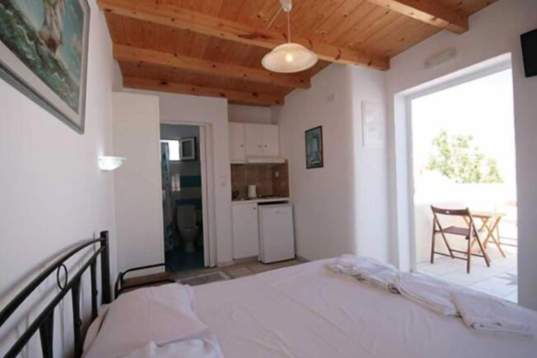 Bedroom 2, Studios Simos, South Aegean