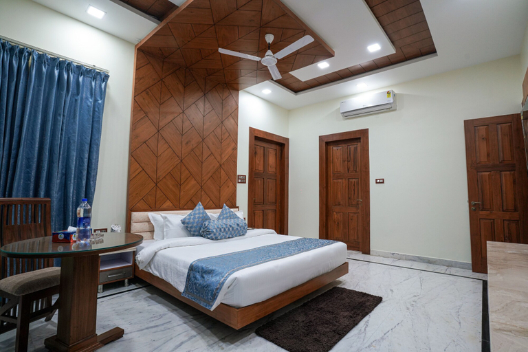 Bedroom 3, Matoshree Club and Resort, Kangra