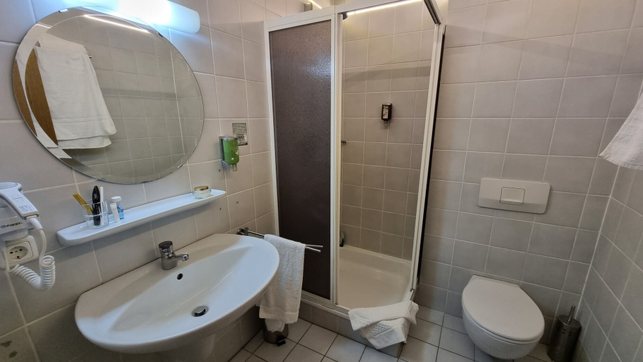 Bathroom 5, MATZ Brunnenhof, Südwestpfalz