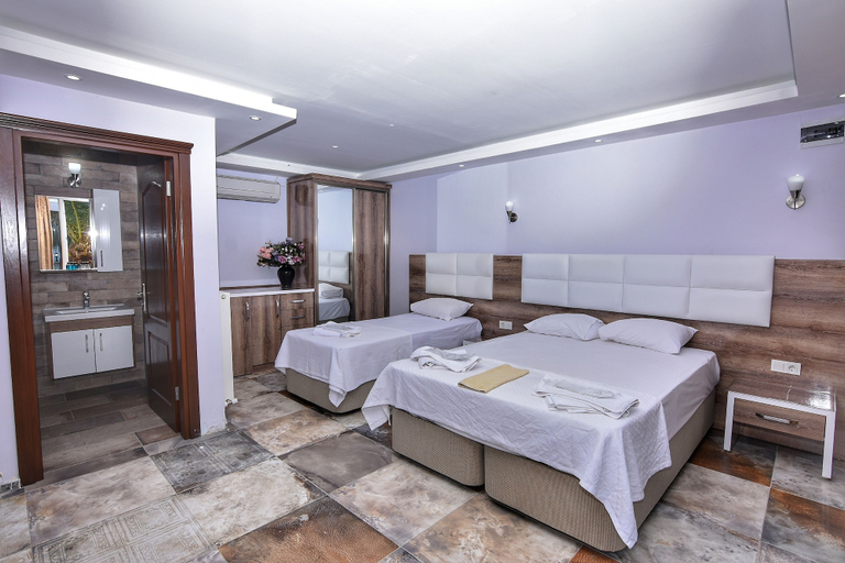 Bedroom 3, Uzunhan Hotel, Ayvalık