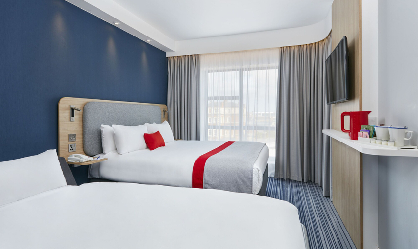 Bedroom 2, Holiday Inn Express GRIMSBY by IHG, Lincolnshire